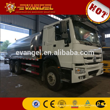 HOWO asphalt sprayer 6x4 Small Asphalt Distributor Truck for sale